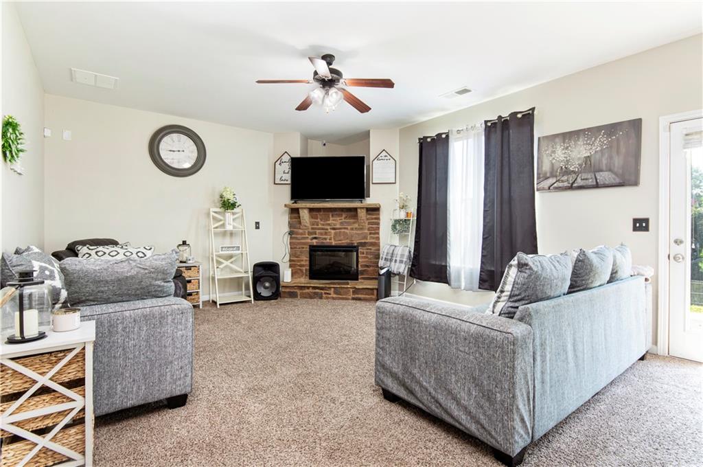 2784 Oakmont Way Property Photo 15
