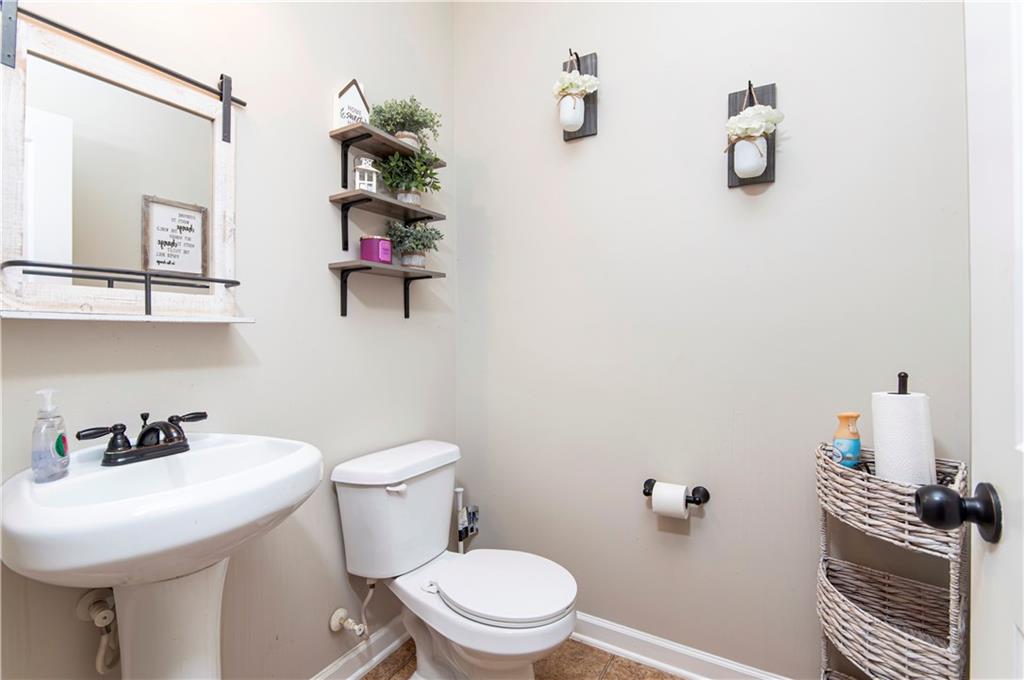 2784 Oakmont Way Property Photo 16