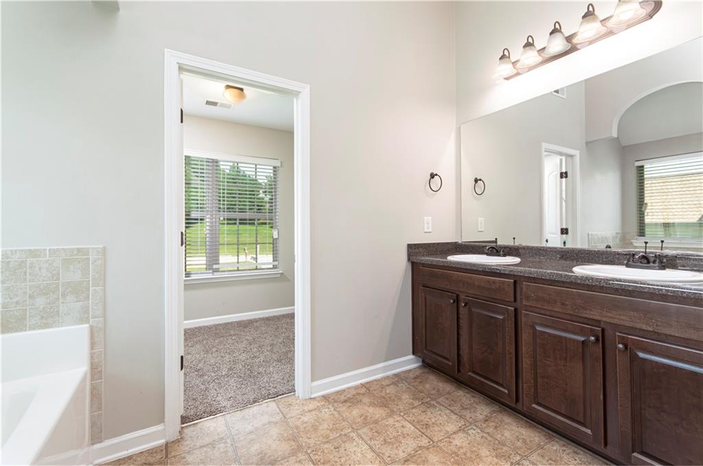 2784 Oakmont Way Property Photo 25