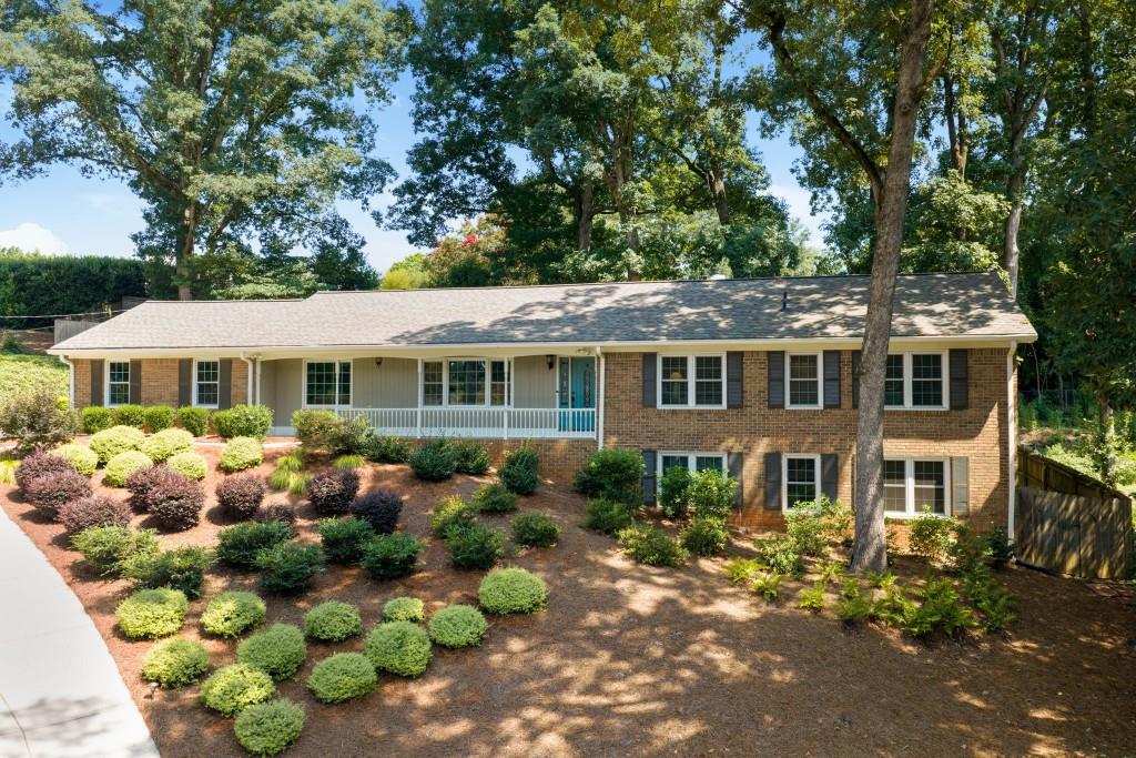 260 Abington Drive Property Photo 1