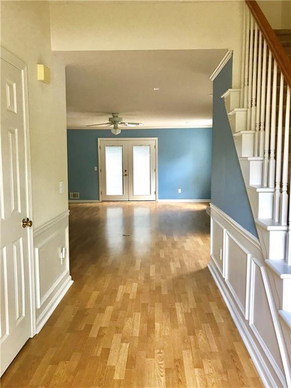3354 Roundfield Circle Property Photo 2