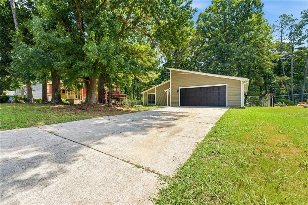 6350 Beethoven Circle Property Photo 3