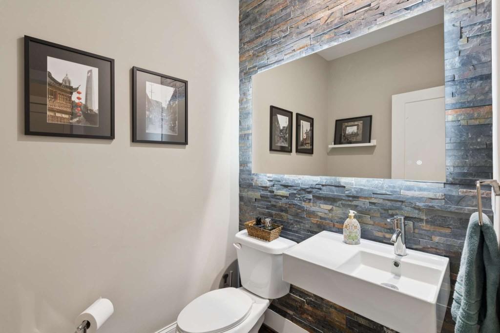 2814 Silver Hill Terrace Se Property Photo 4