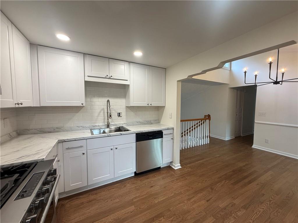 4366 Hopkins Lake Drive Property Photo 12