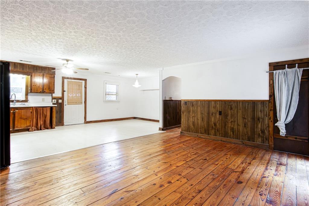 5105 Wisdom Road Property Photo 4