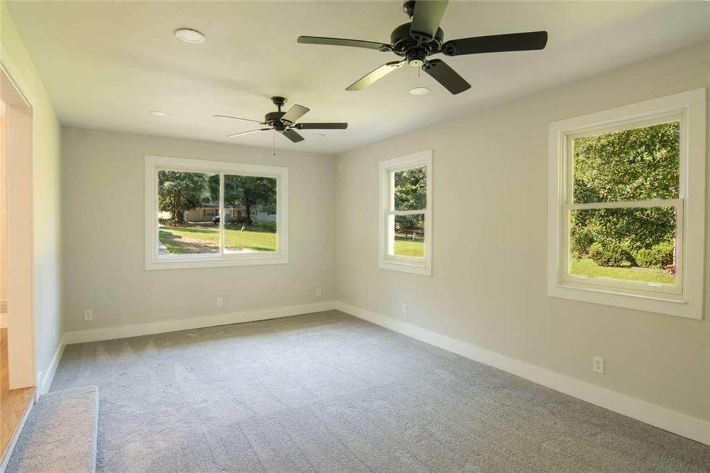 930 Honeysuckle Trail Property Photo 9