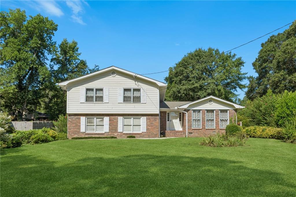 6876 Kingsboro Drive Property Photo 1