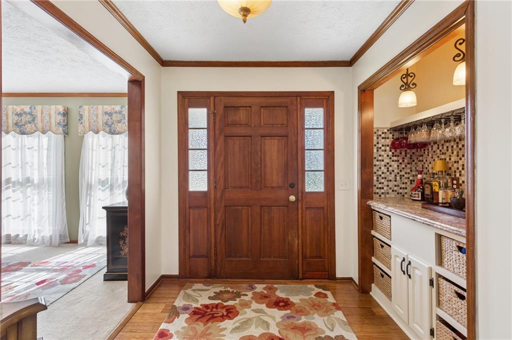 6876 Kingsboro Drive Property Photo 3