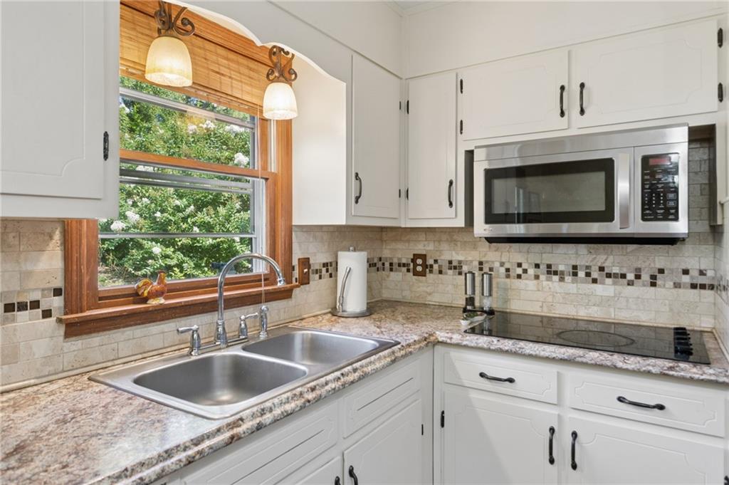 6876 Kingsboro Drive Property Photo 11