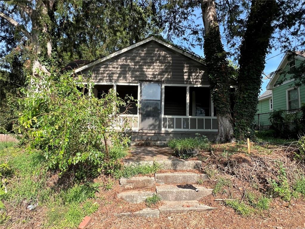 729 High Street SE Property Photo 1