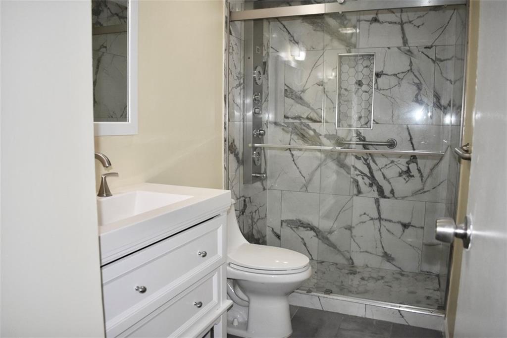 355 Olde Bridge Way Property Photo 4