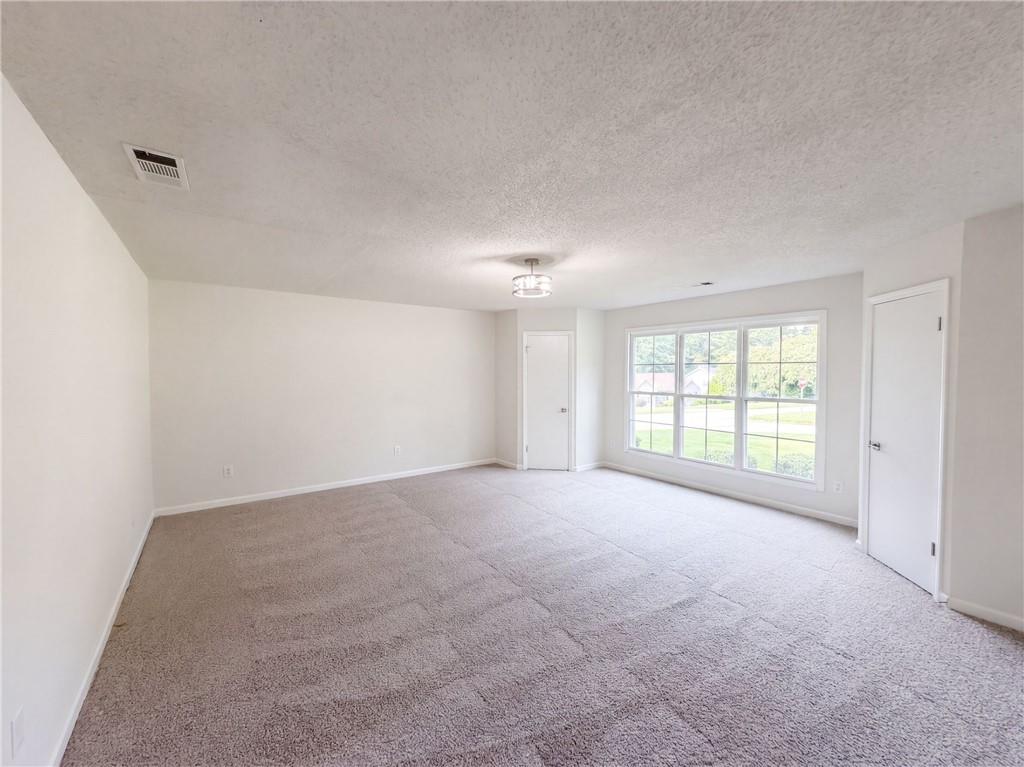 6120 Dorchester Drive Property Photo 4