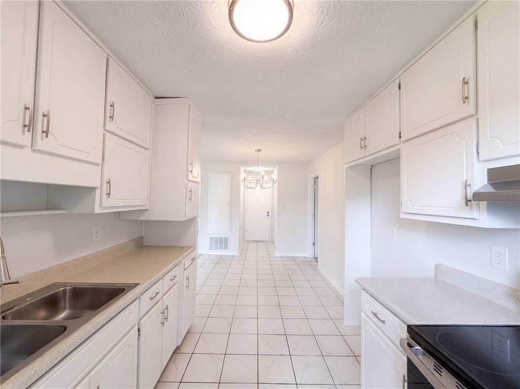 6120 Dorchester Drive Property Photo 14