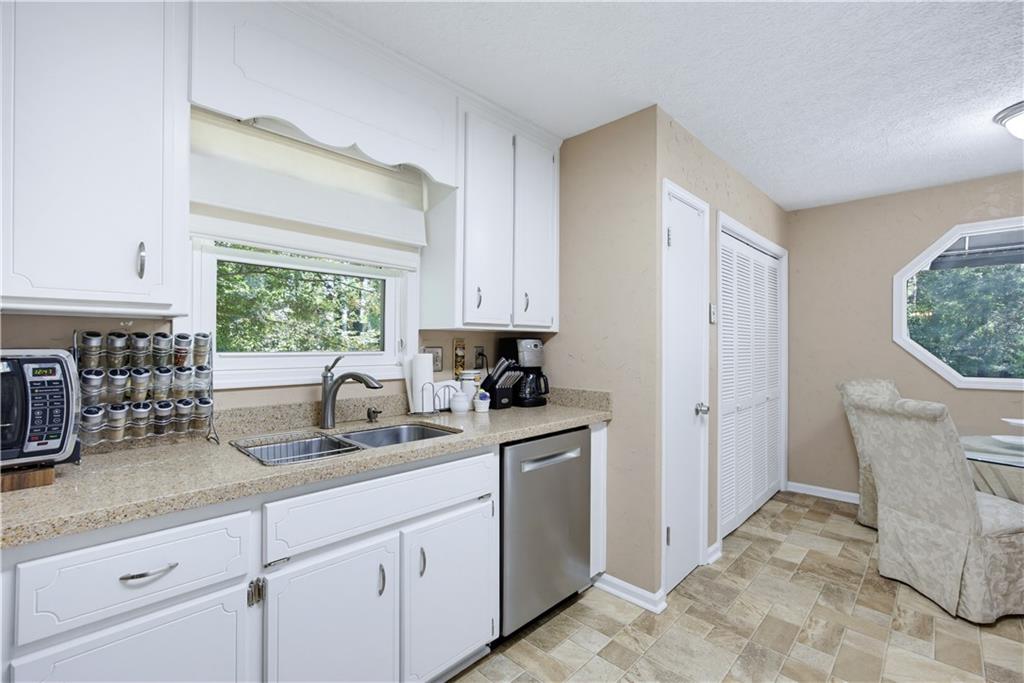 4754 Seaboard Court Property Photo 11
