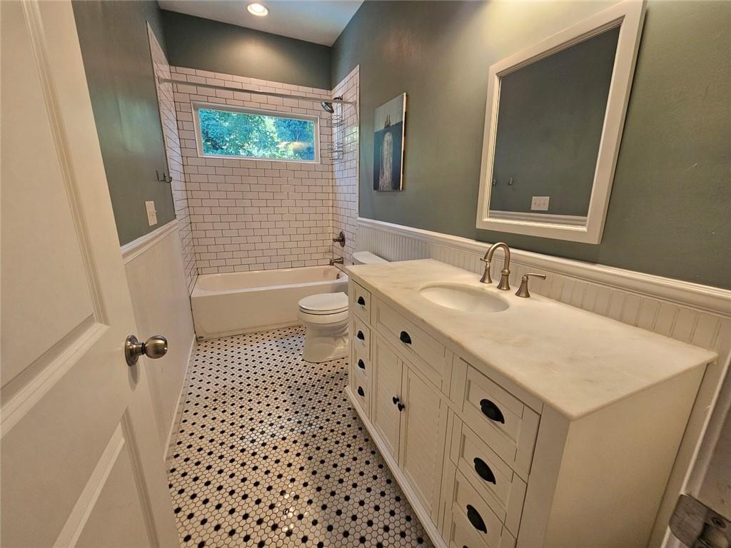 3293 Covington Highway Property Photo 28