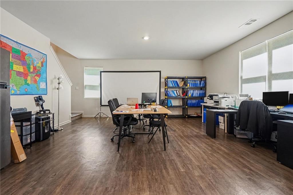 477 Starbuck Parkway Property Photo 8