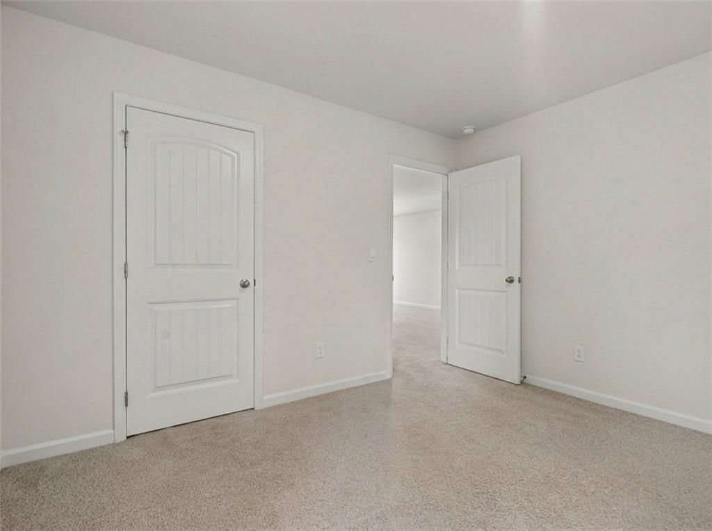 477 Starbuck Parkway Property Photo 17