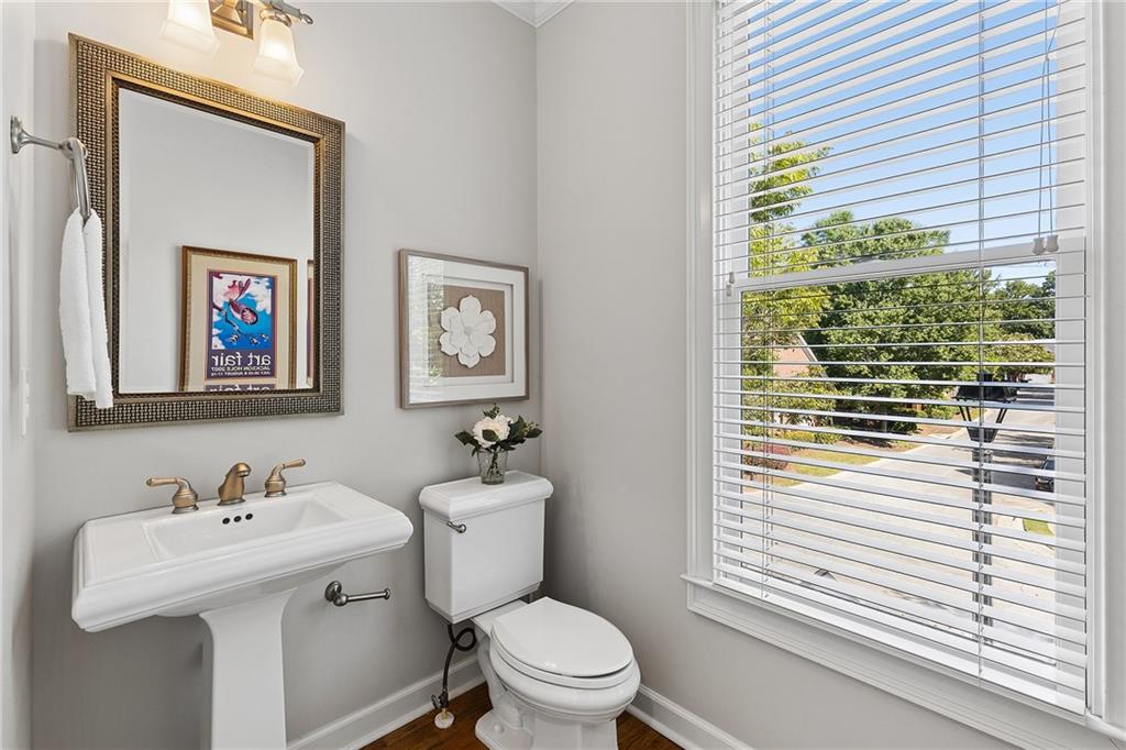 4305 Village Green Drive Property Photo 25