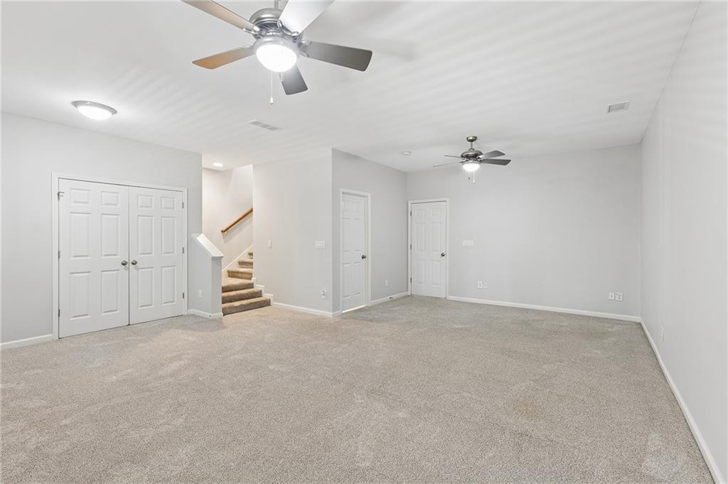 4305 Village Green Drive Property Photo 26
