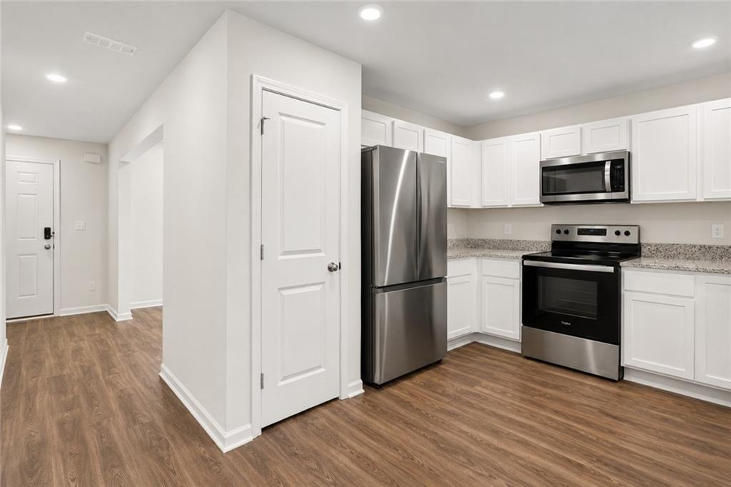 626 Tudor Street Property Photo 3