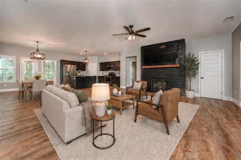80 Autumn Drive Property Photo 4