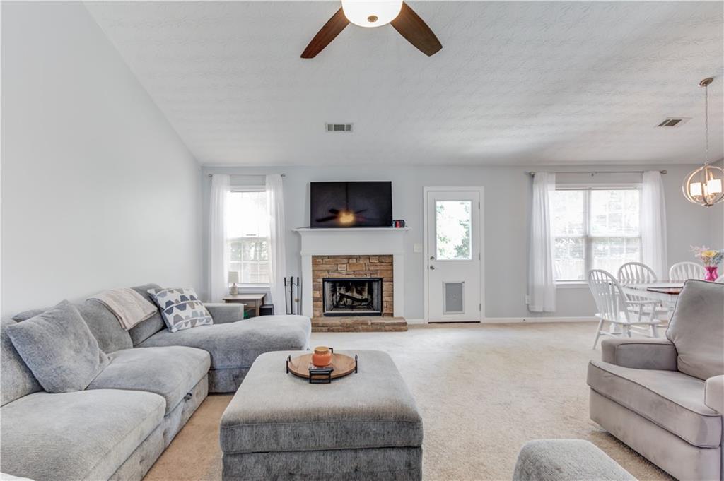 3467 Hill Pond Drive Property Photo 4