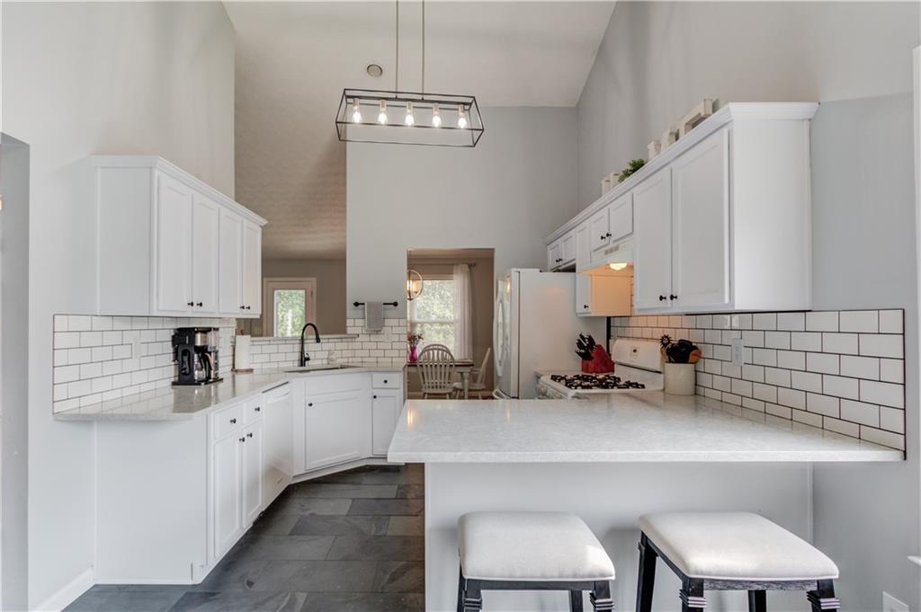 3467 Hill Pond Drive Property Photo 8