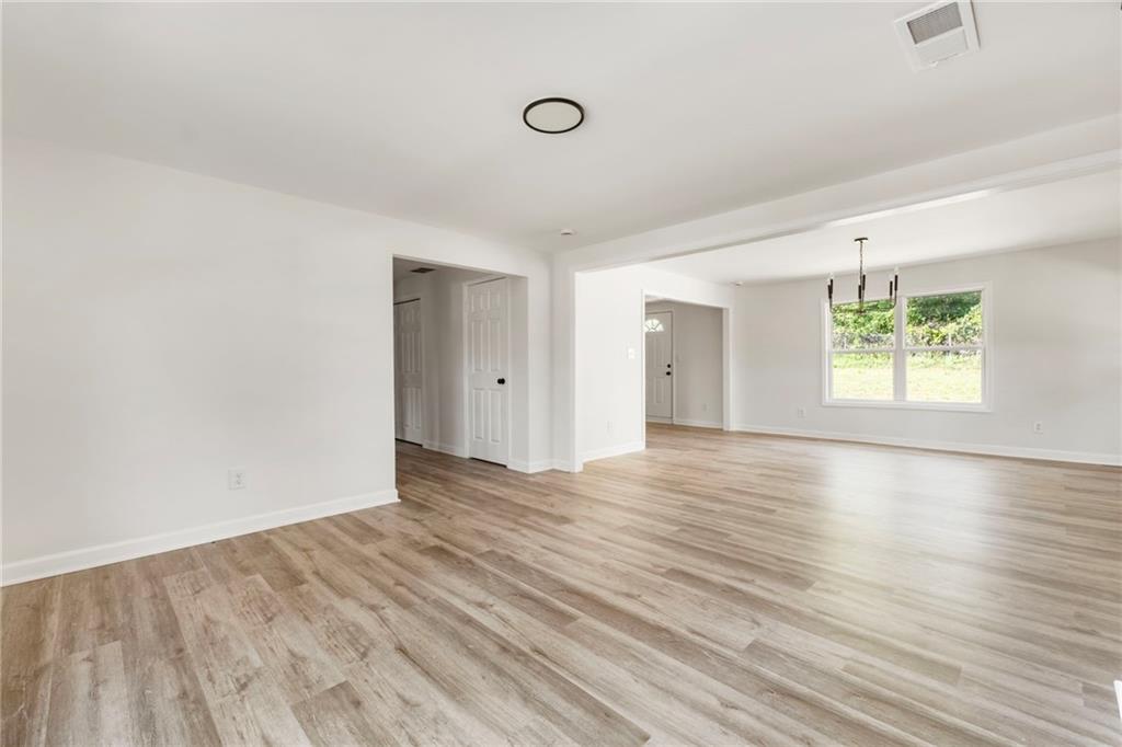 8859 Thomas Road Property Photo 13