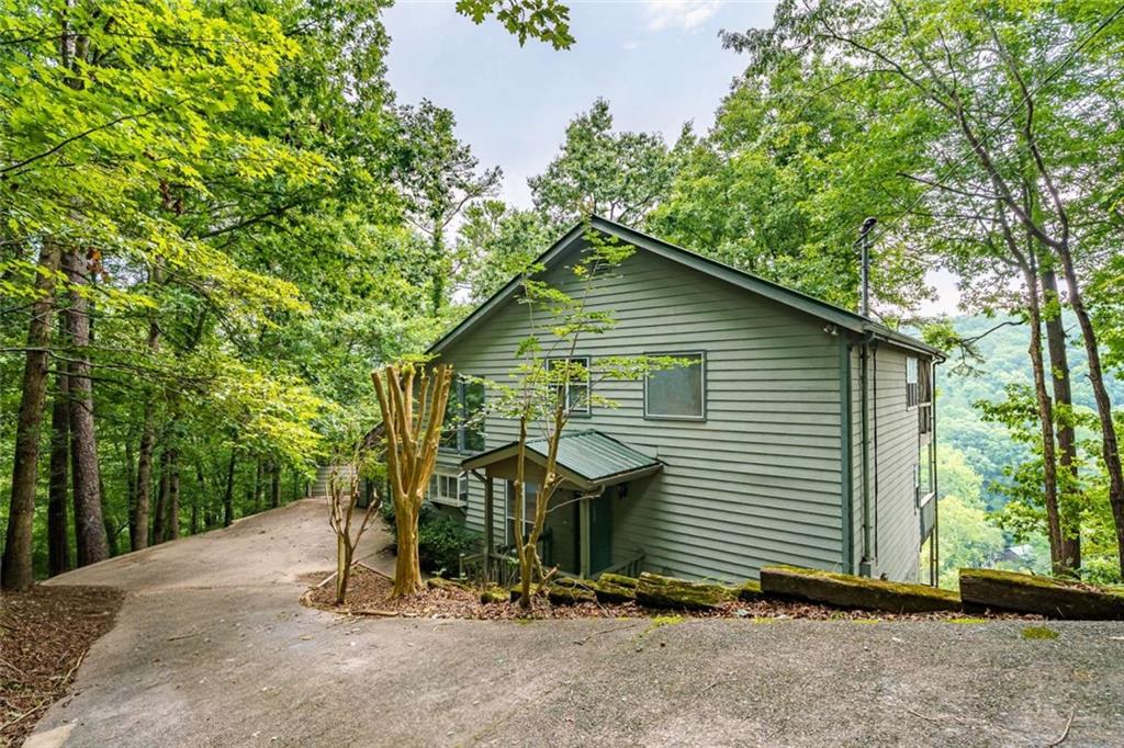 108 Oval Court Property Photo 1