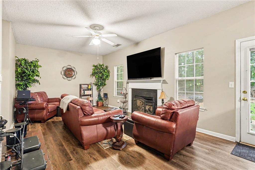 105 Ashtonbrook Drive Property Photo 4
