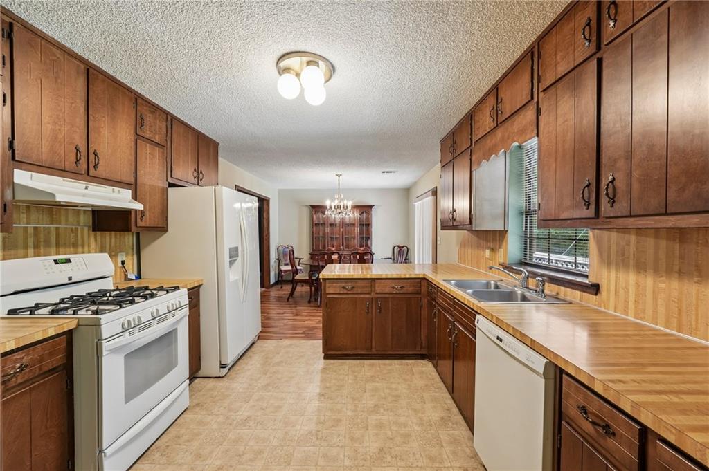 16055 Thompson Road Property Photo 13