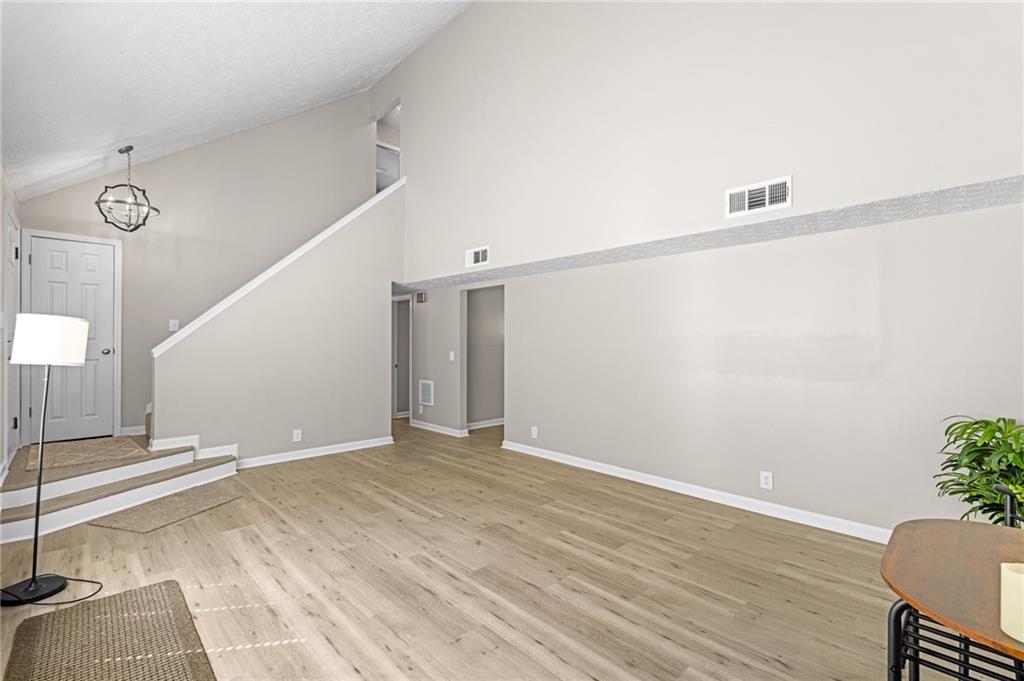 218 Kipling Way Property Photo 7