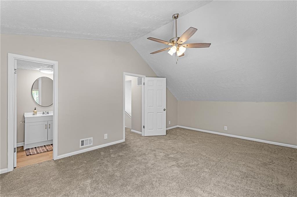 218 Kipling Way Property Photo 24