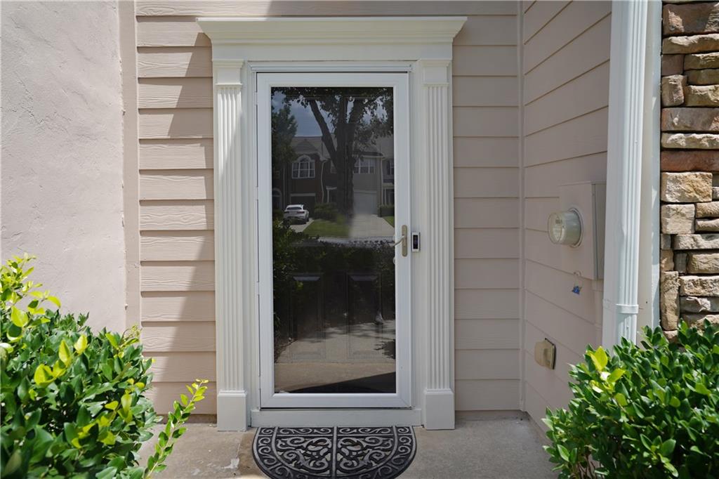 182 Oak Green Drive Property Photo 2
