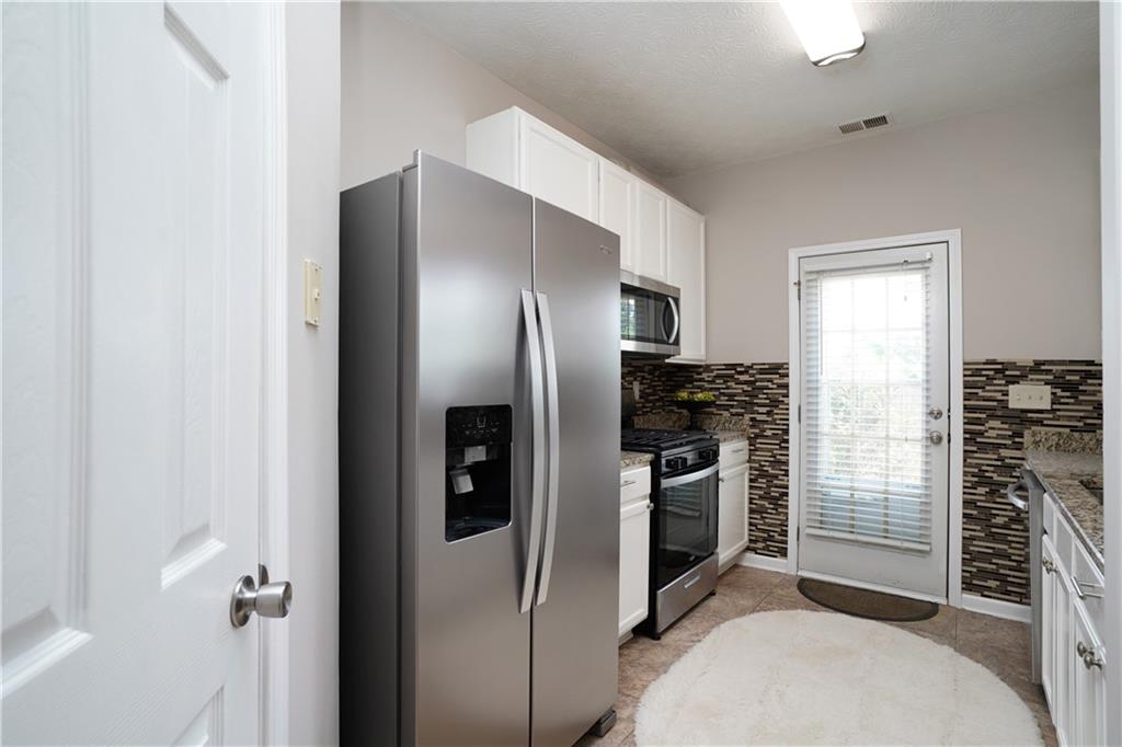 182 Oak Green Drive Property Photo 7