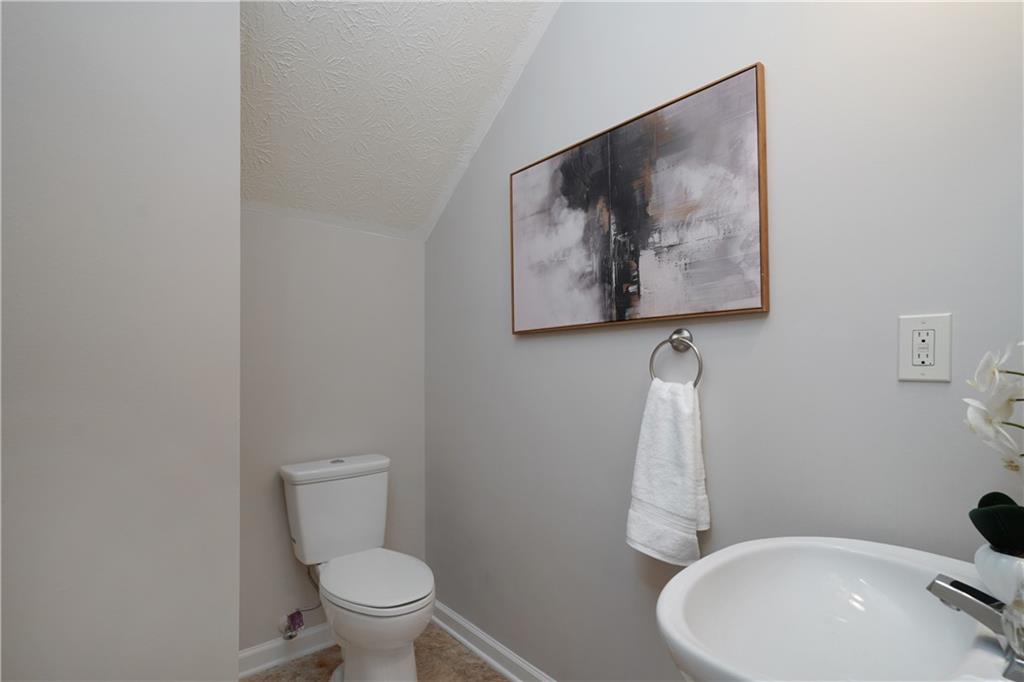 182 Oak Green Drive Property Photo 11
