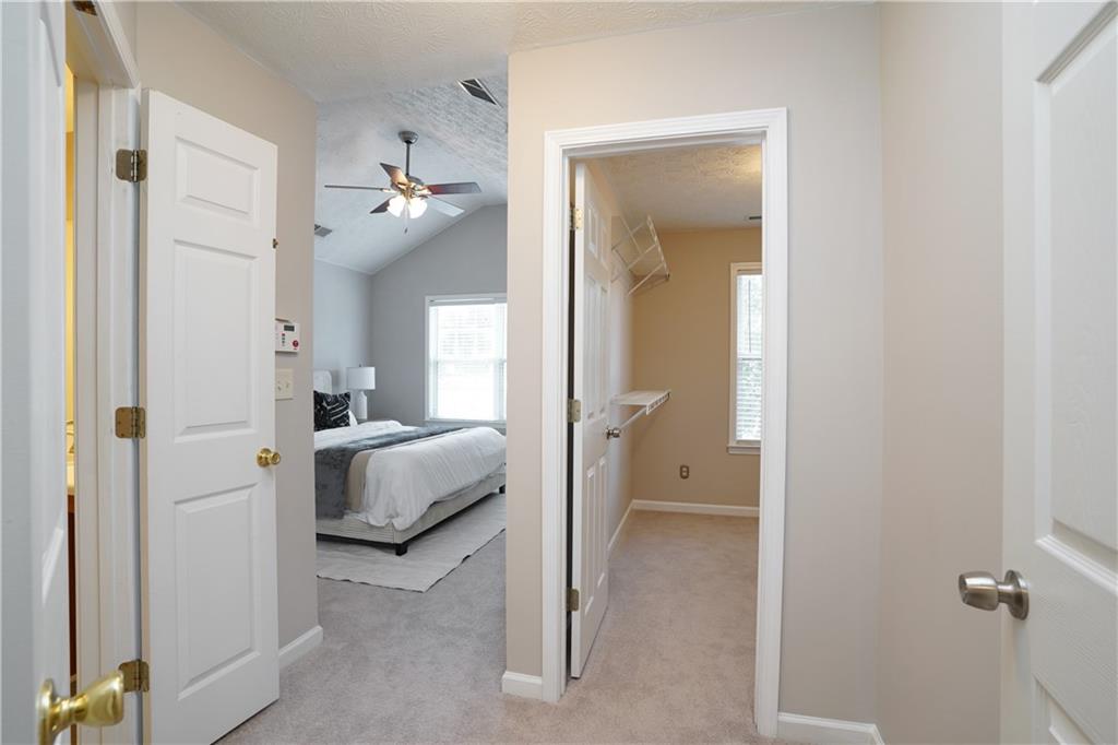 182 Oak Green Drive Property Photo 13