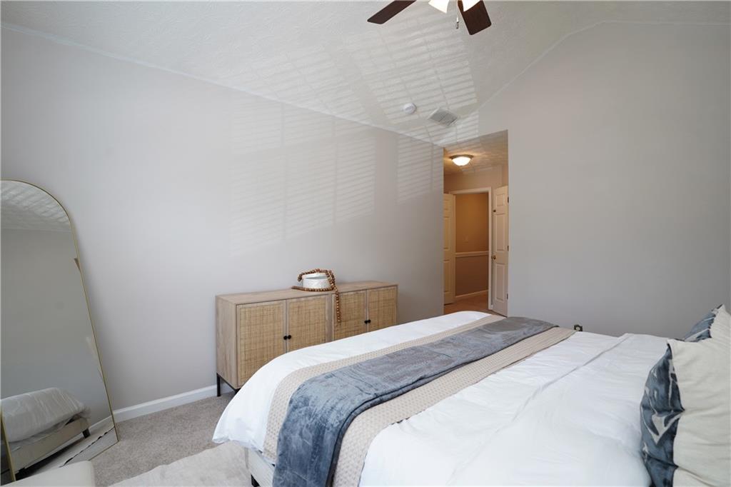 182 Oak Green Drive Property Photo 15