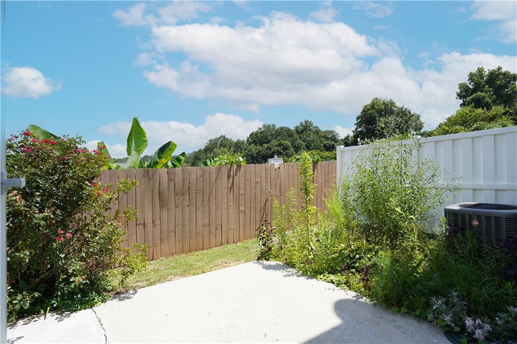 182 Oak Green Drive Property Photo 25