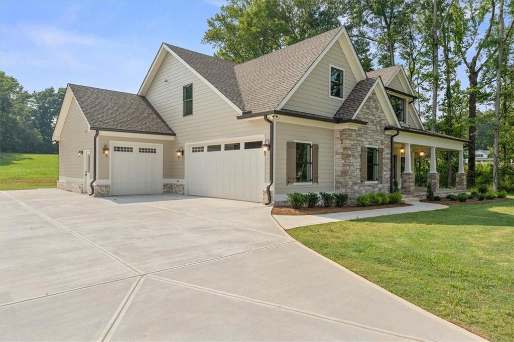 947 Lake Varner Drive Property Photo 4