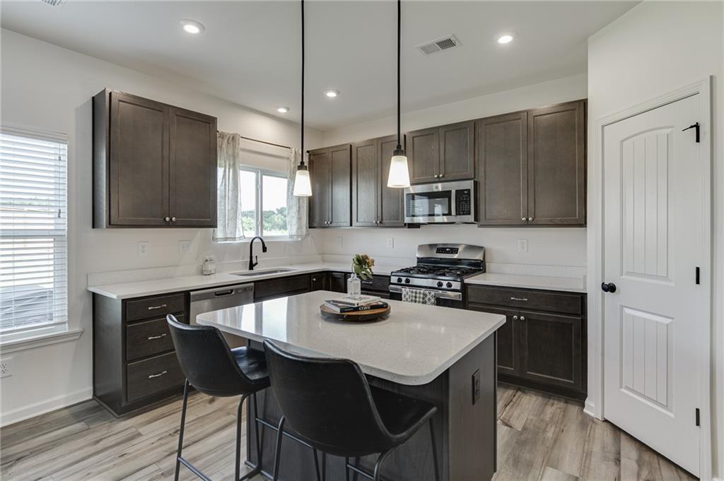 227 Traminer Way Property Photo 8