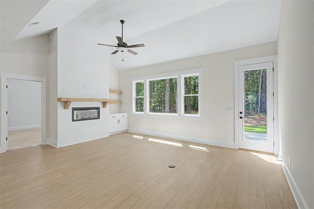 90 Doris Path Property Photo 7