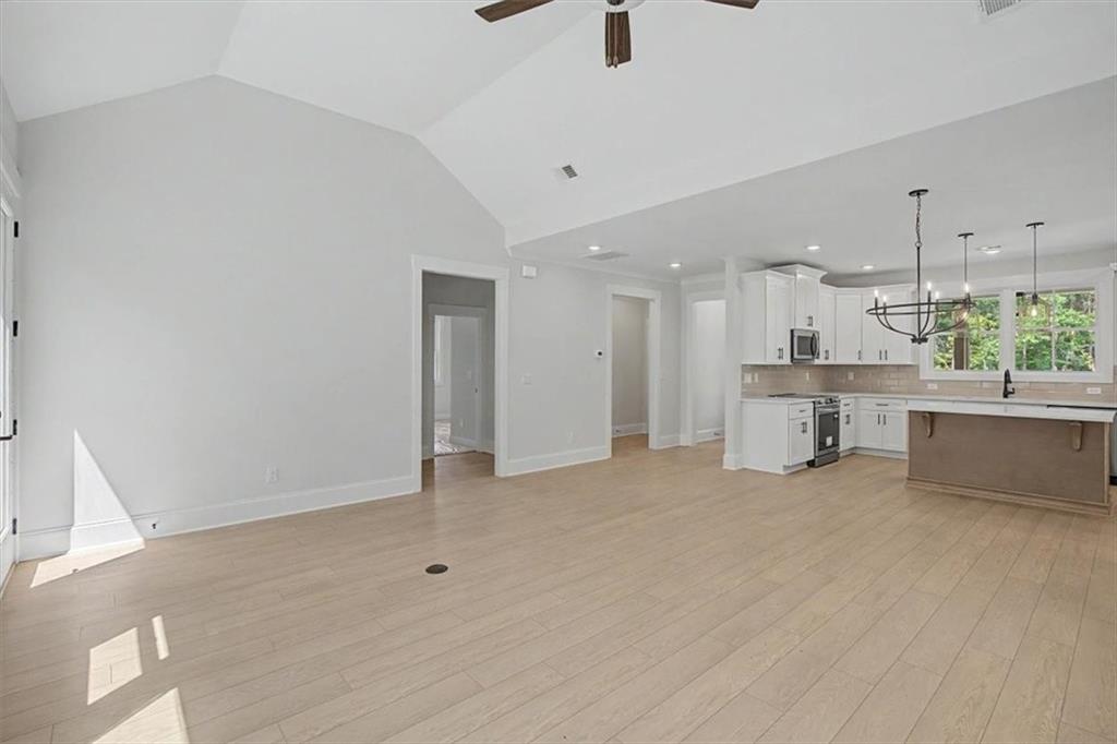 90 Doris Path Property Photo 10