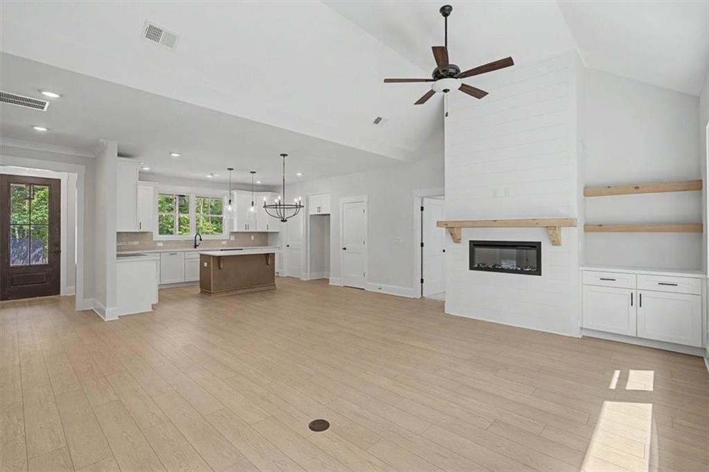 90 Doris Path Property Photo 11