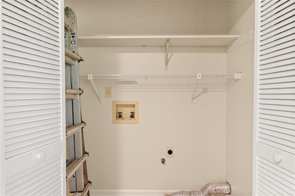 5668 Williamsburg Trace Property Photo 13