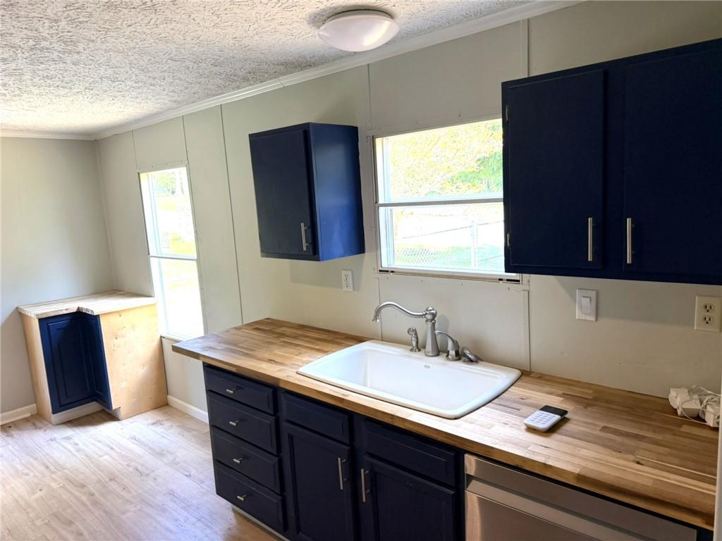 231 Hawks Way Property Photo 4
