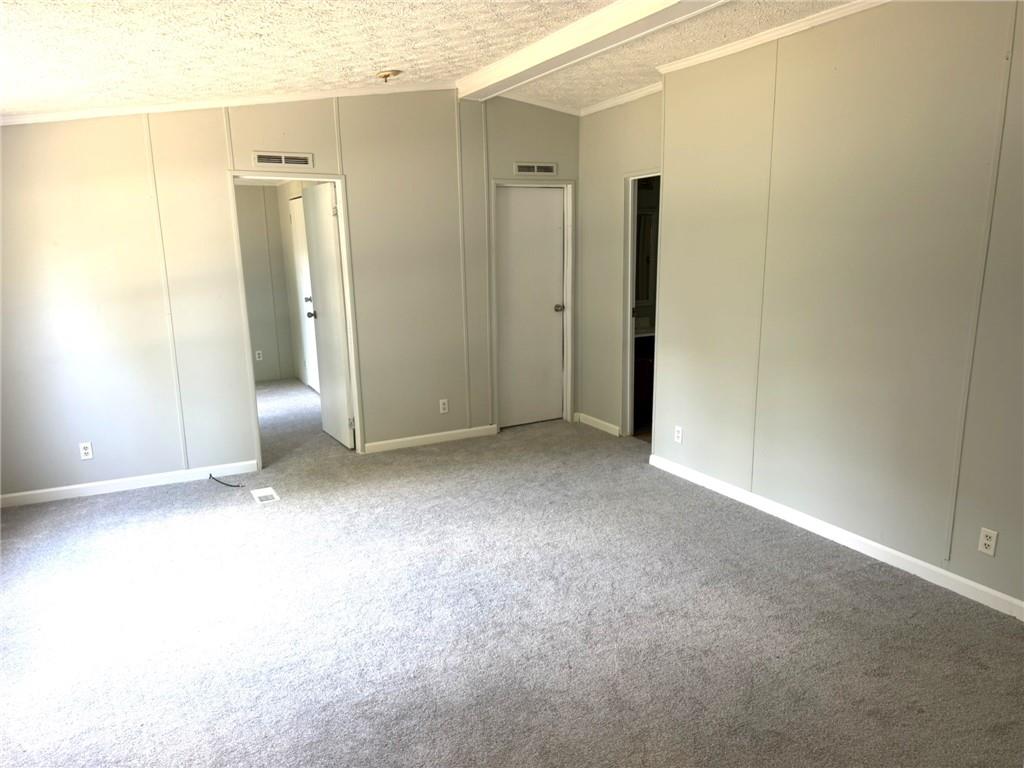 231 Hawks Way Property Photo 5