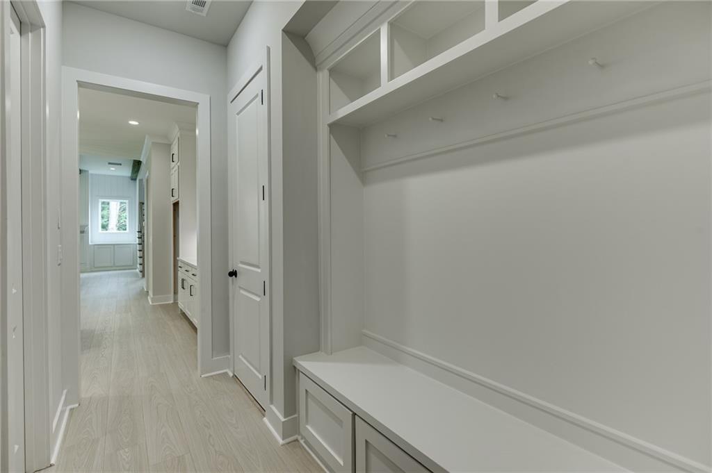 5370 Settingdown Road Property Photo 27