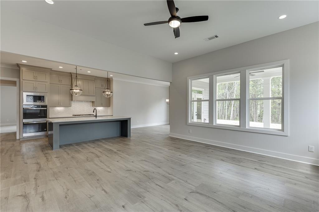 5450 Settingdown Road Property Photo 17