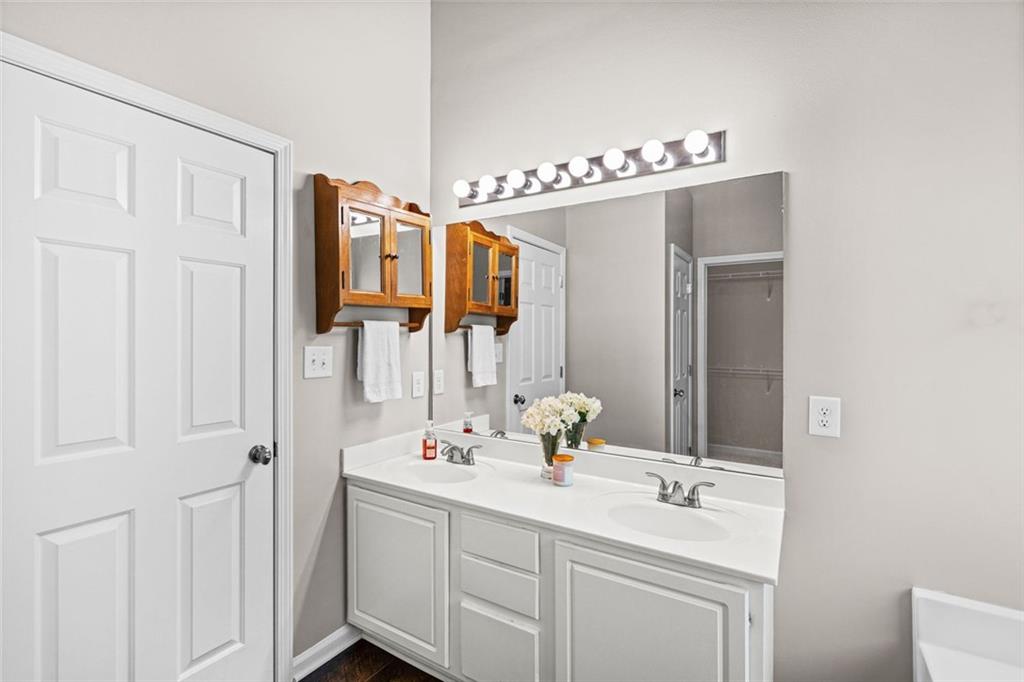 6225 Brook Hollow Creek Drive Property Photo 29